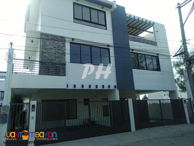 New House and Lot for sale in Greenwoods Subd. at 11.9M PH2010