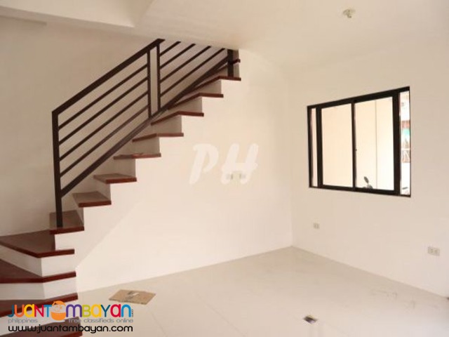 Modern Townhouse For Sale in Tandang Sora At 6.35M PH994