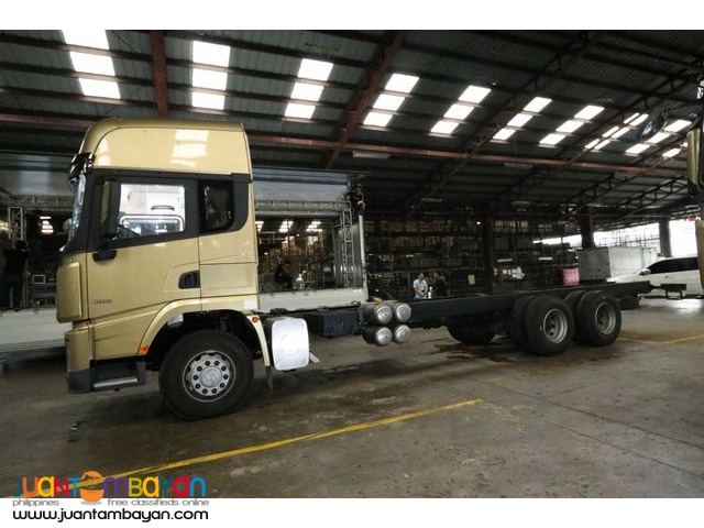 Shacman X3000 6x2 Rigid Truck Cab & Chassis 10 wheeler