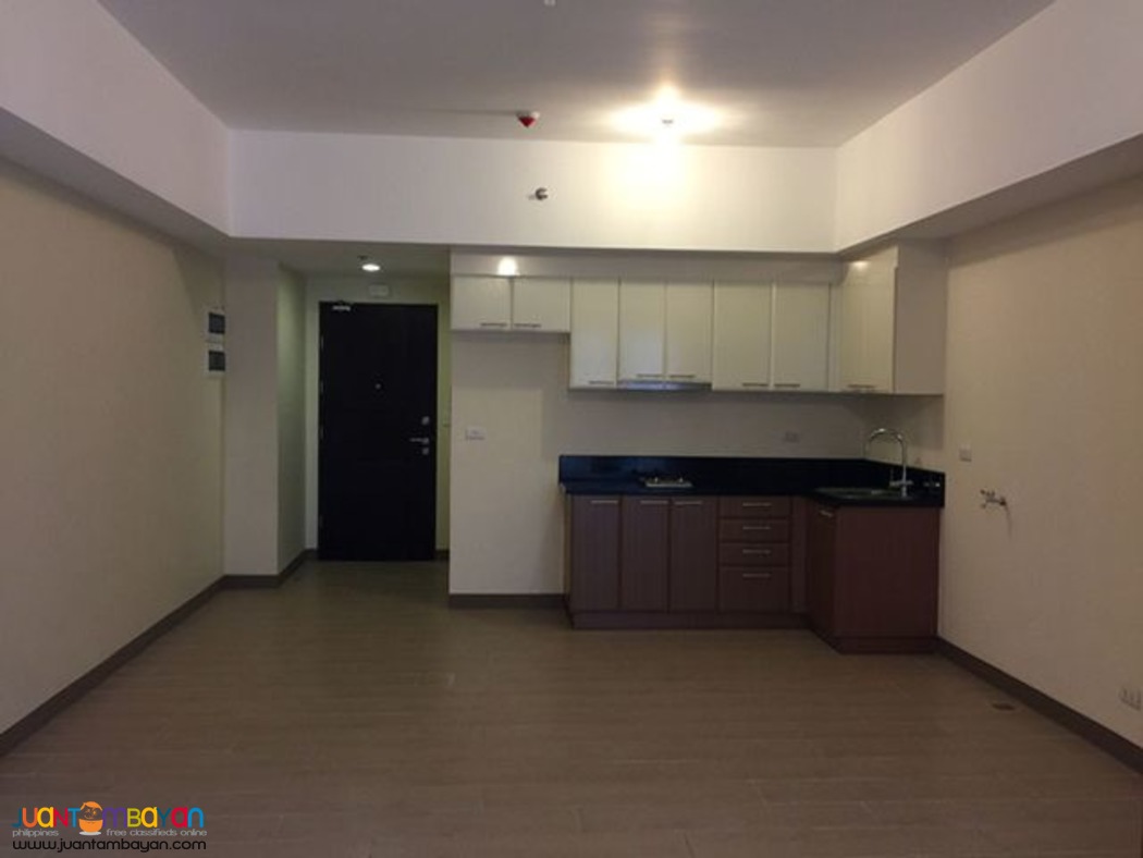 Semi-furnished Studio type condo for Rent in Taguig City