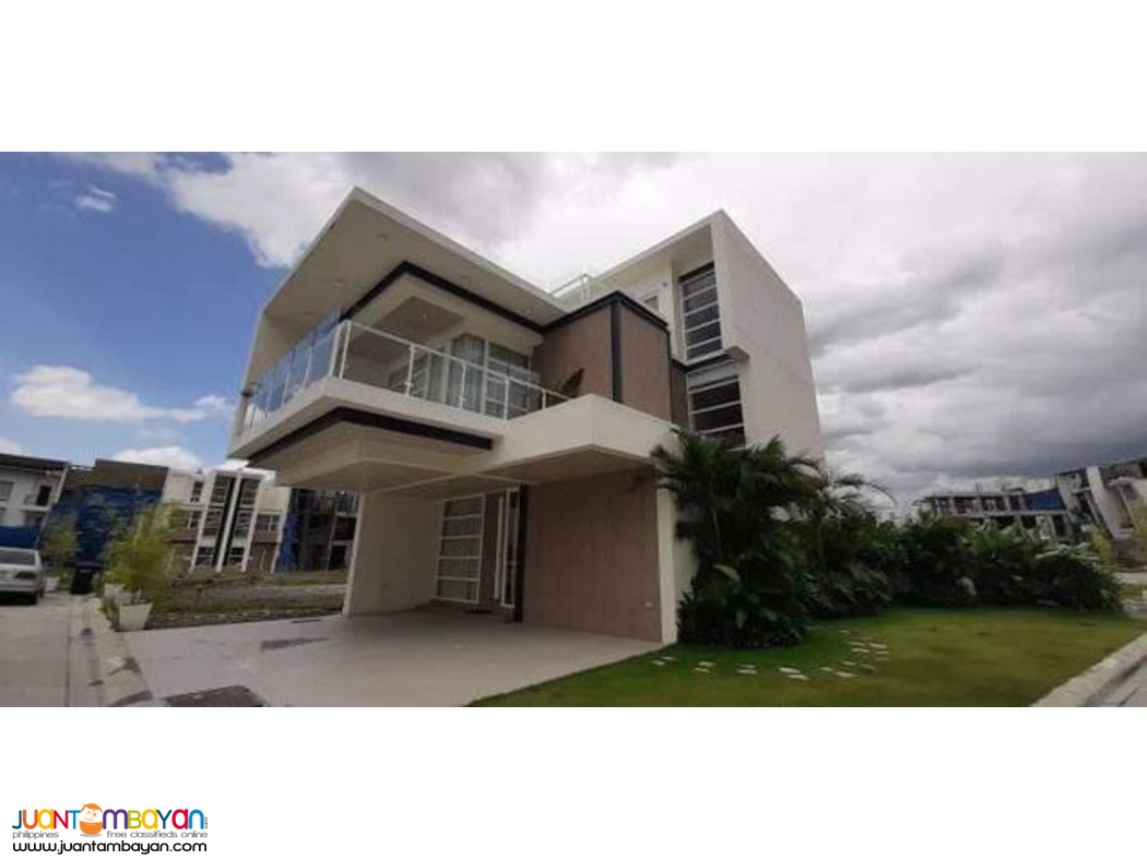 capitol hills, quezon city townhouse for sale