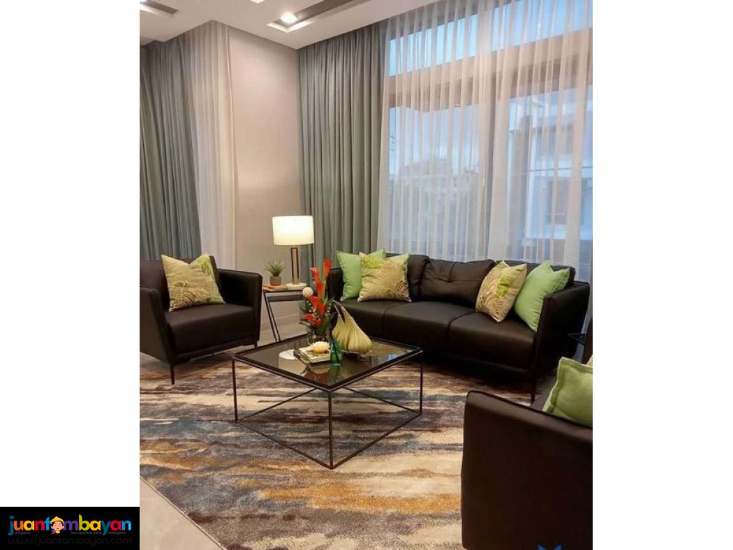 qC 3 BR townhouse for sale minutes to S&R Munoz
