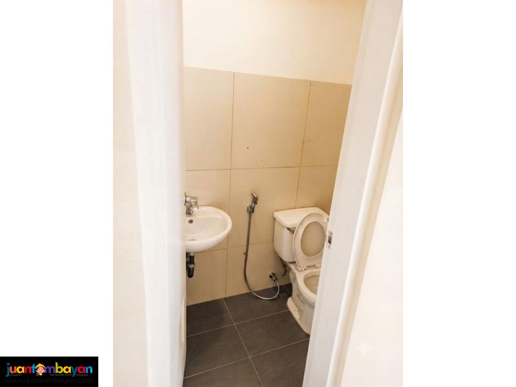 QC RFO 2 BR Townhouse in Congressional Village!!! Project 8