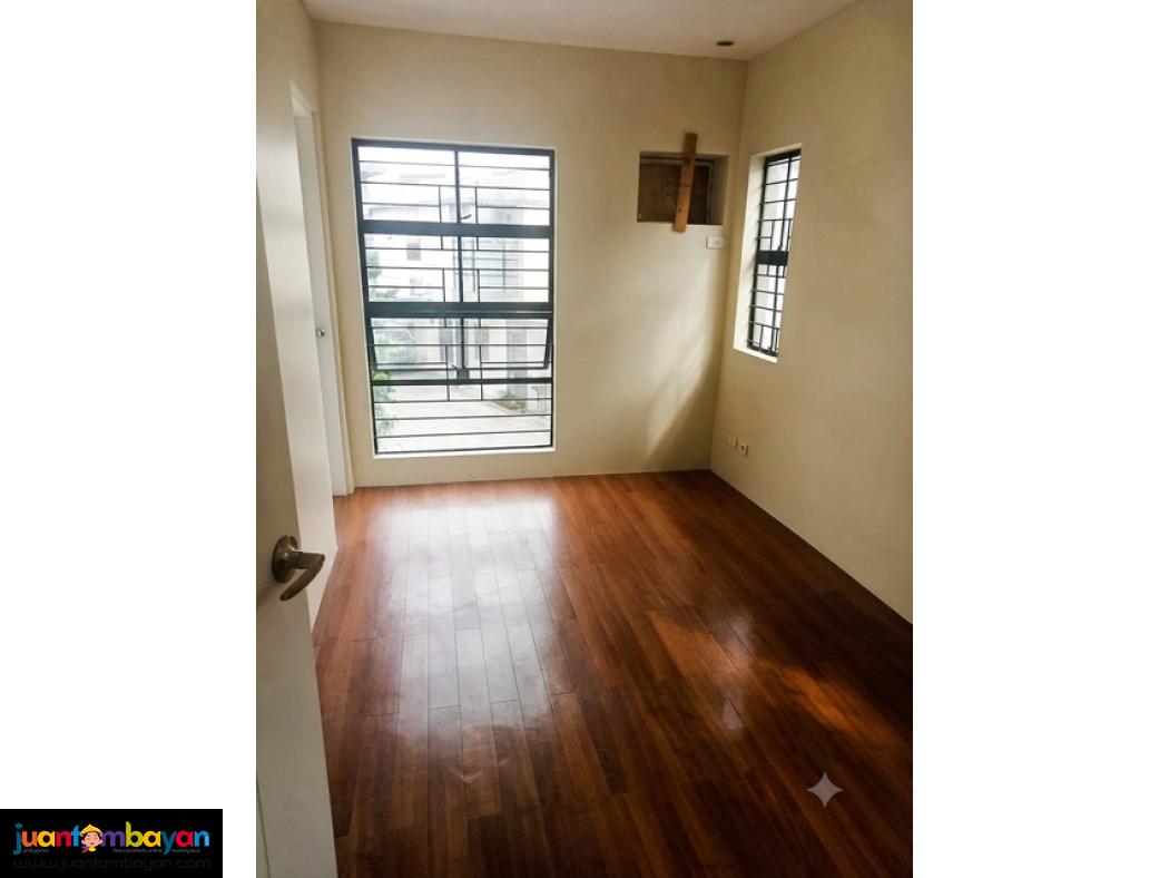 QC RFO 2 BR Townhouse in Congressional Village!!! Project 8