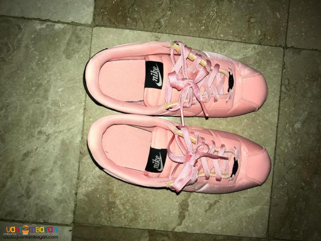 Authentic Nike Rubbershoes Pink