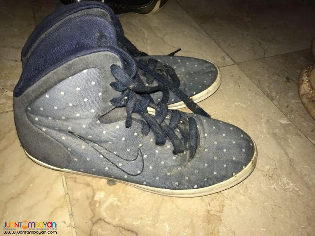 Authentic Nike High cut Navy Blue Polkadot Sneakers
