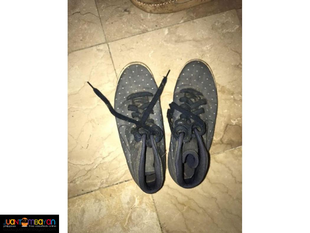 Authentic Nike High cut Navy Blue Polkadot Sneakers