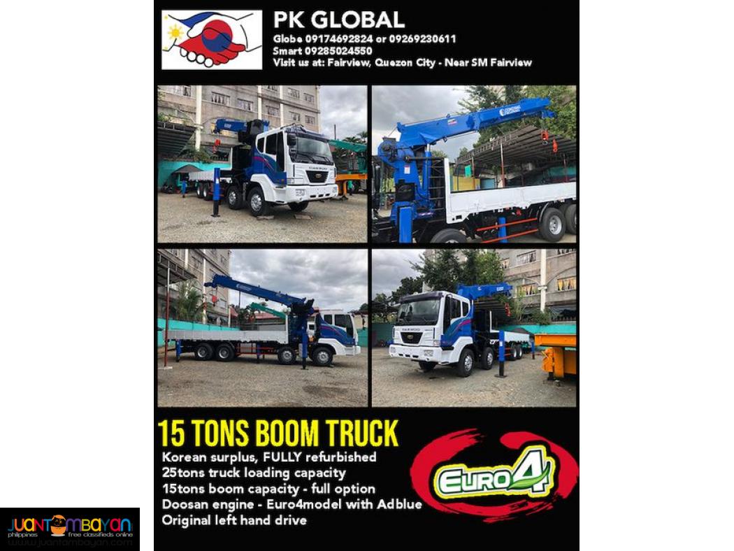 BOOM TRUCK 15 TONS