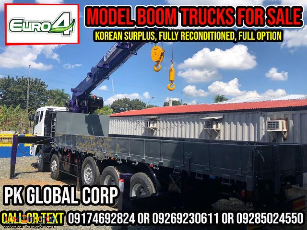 Boom truck 15 tons Crane