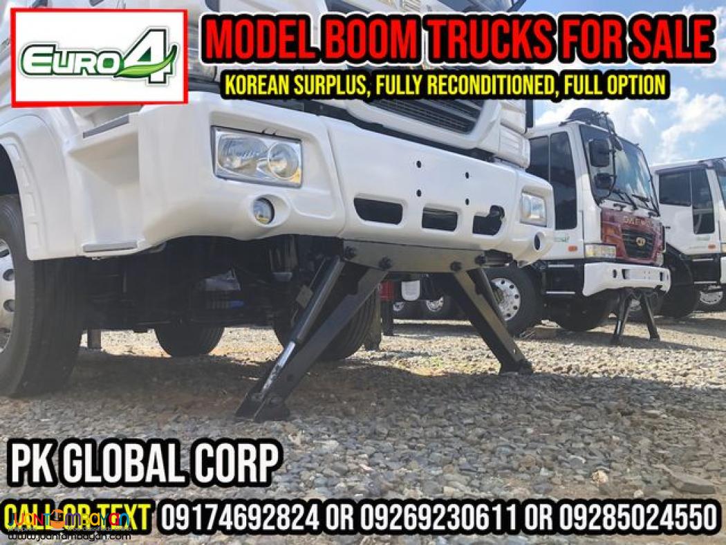 Boom truck 15 tons Crane
