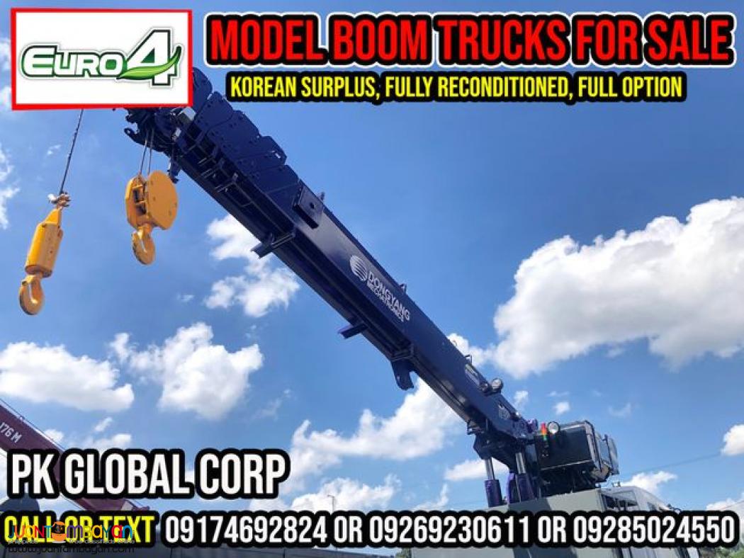 Boom truck 15 tons Crane