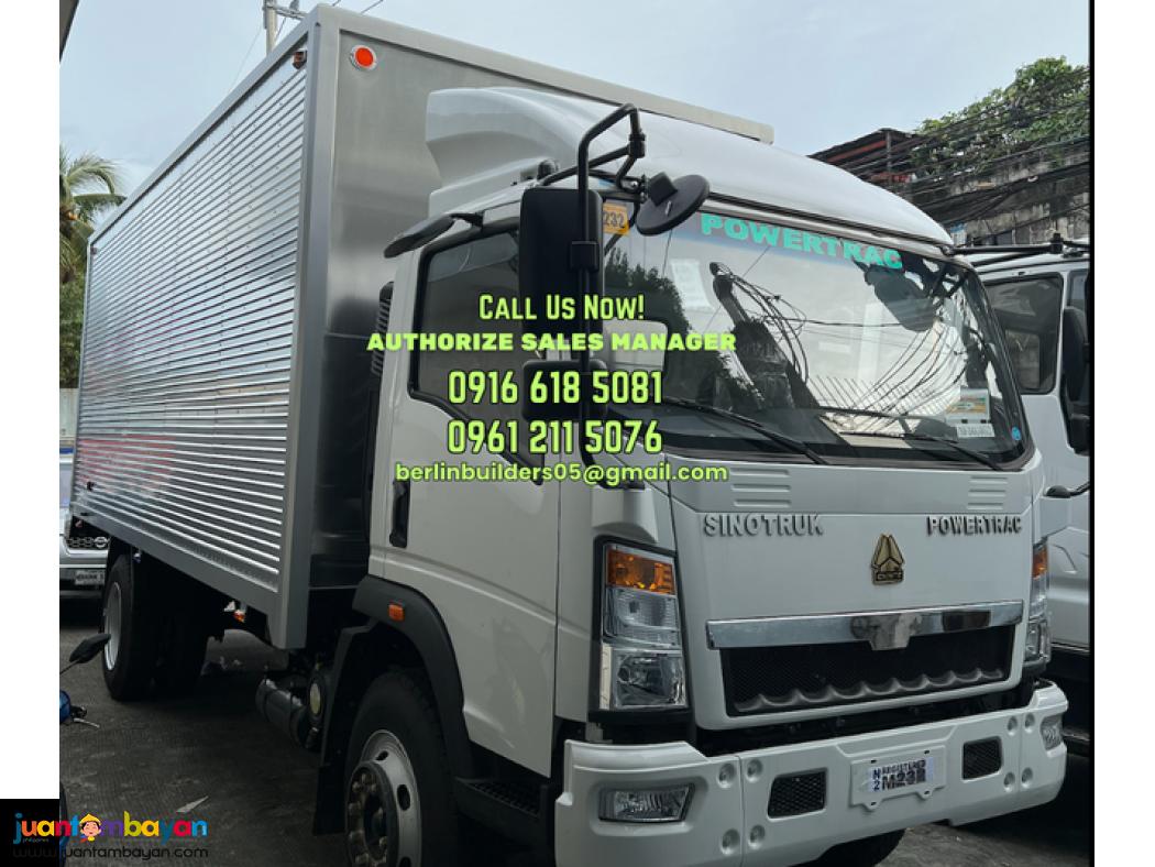 6 wheeler closed van truck sinotruk howo brand new for sale