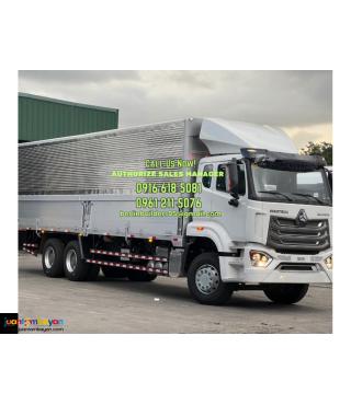10-wheeler wing van 32ft sinotruk howo nx brand new for sale