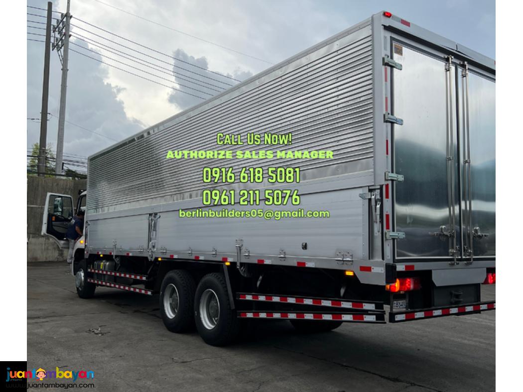 10-wheeler wing van 32ft sinotruk howo nx brand new for sale
