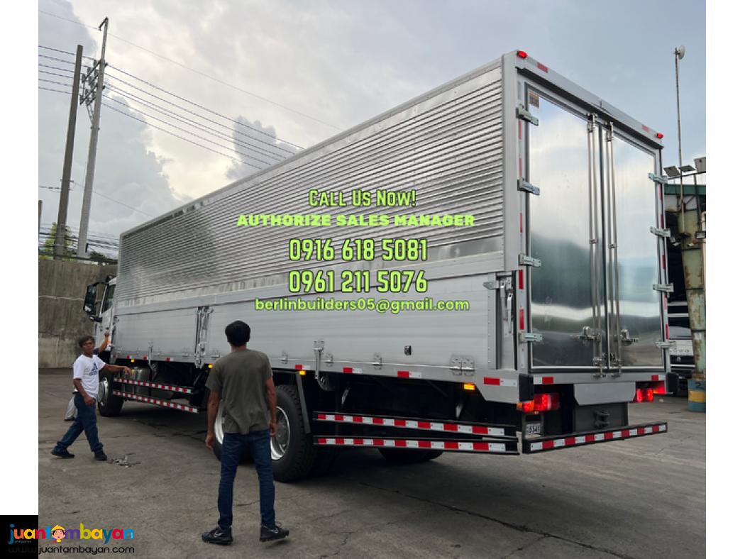 10-wheeler wing van 32ft sinotruk howo nx brand new for sale