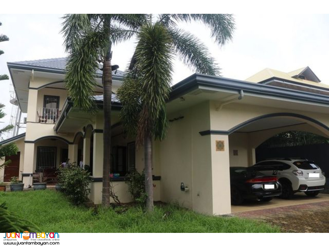 Elegant House for sale with view of laguna lake and wide garden space