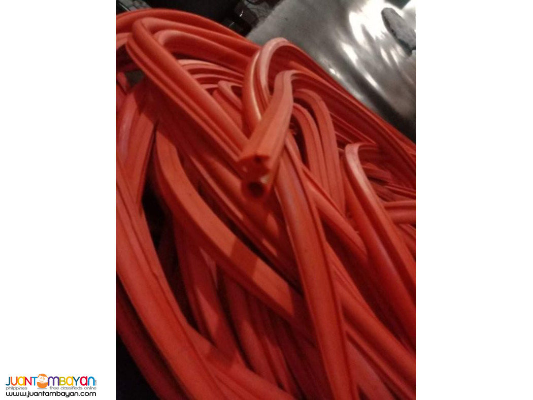 DIRECT SUPPLIER AND MANUFACTURER OF SILICONE RUBBER GASKET