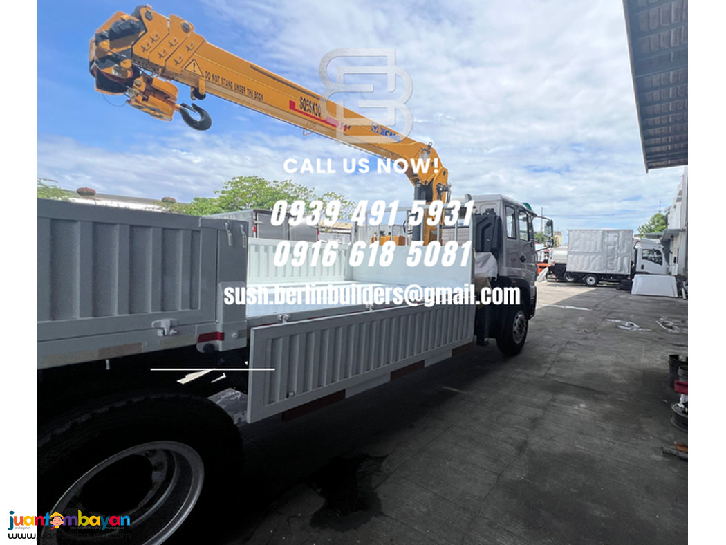 CARGO BOOM TRUCK 5TONS SINOTRUK HOWO 6 WHEELER 