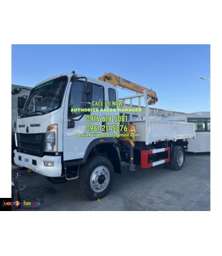 6 WHEELER 3.2tons BOOM TRUCK 4X2 & 4X4 SINOTRUK FOR SALE BRAND NEW 