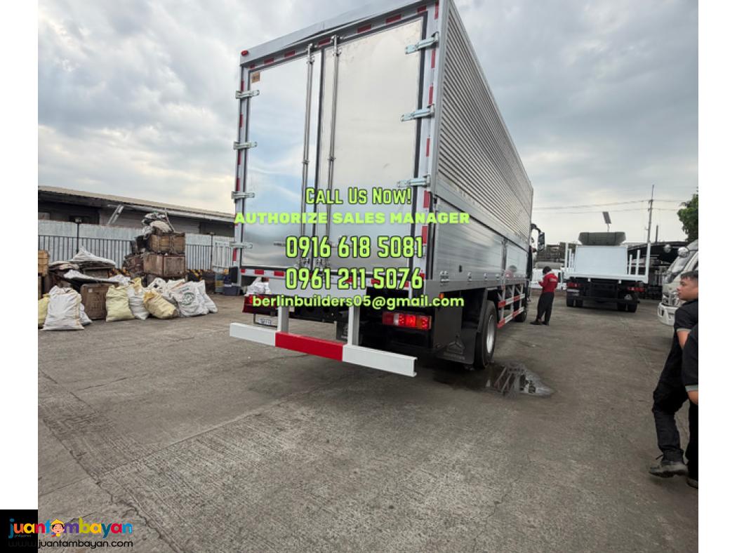 6 wheeler wing van sinotruk brand new for sale