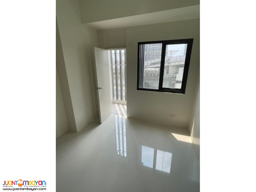 Manila Studio unit for sale Near De Lasalle Taft