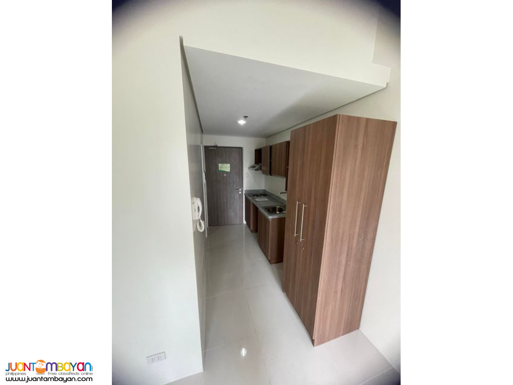 Manila Studio unit for sale Near De Lasalle Taft