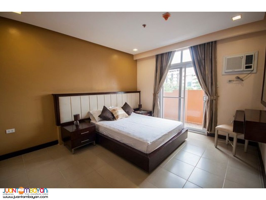 2 BR Deluxe 70sq.m with Parking,Wifi,Cable is Ready Near Ayala