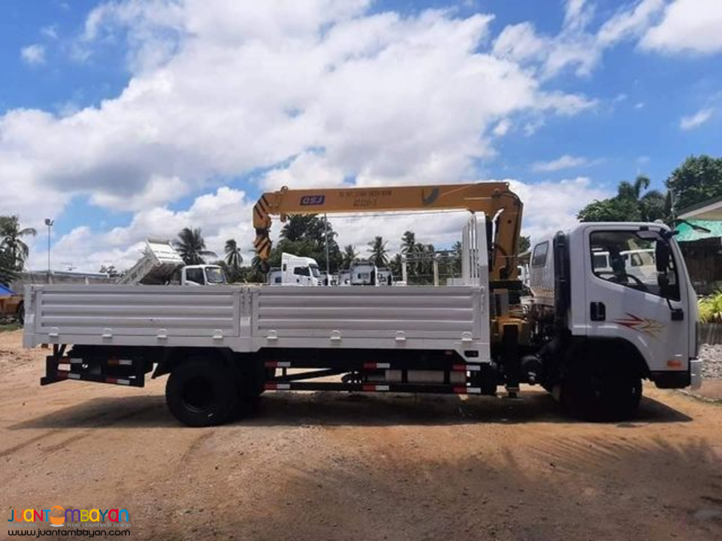 FAW CARGO TRUCK WITH 3.2T BOOM EURO 5