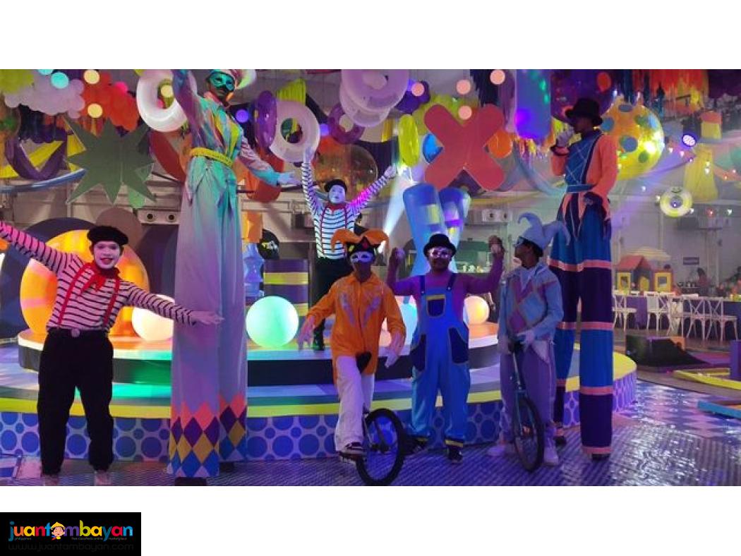 Street performers 