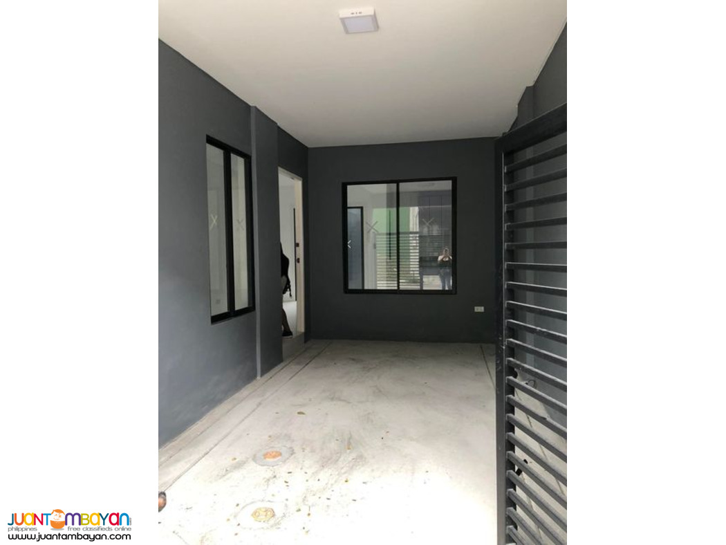 Townhouse For Sale in Ashbery Estate Gatchalian Subd. Las Pinas