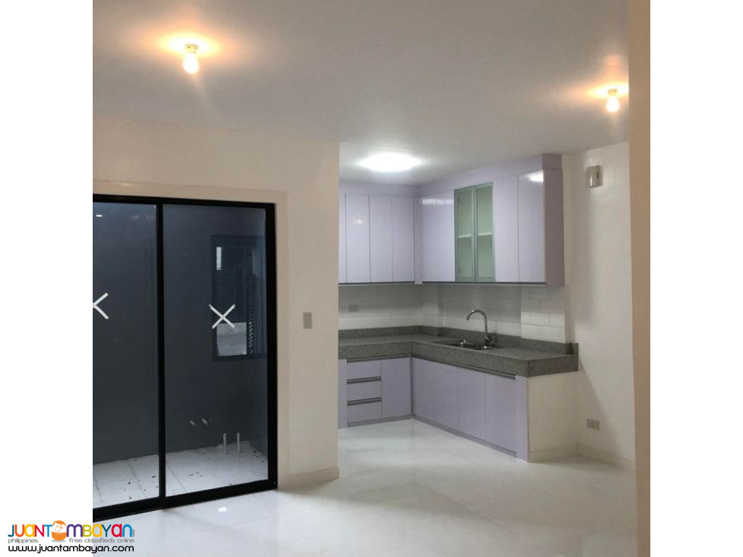 Townhouse For Sale in Ashbery Estate Gatchalian Subd. Las Pinas