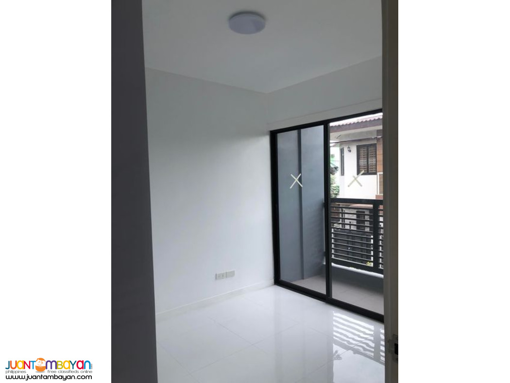 Townhouse For Sale in Ashbery Estate Gatchalian Subd. Las Pinas