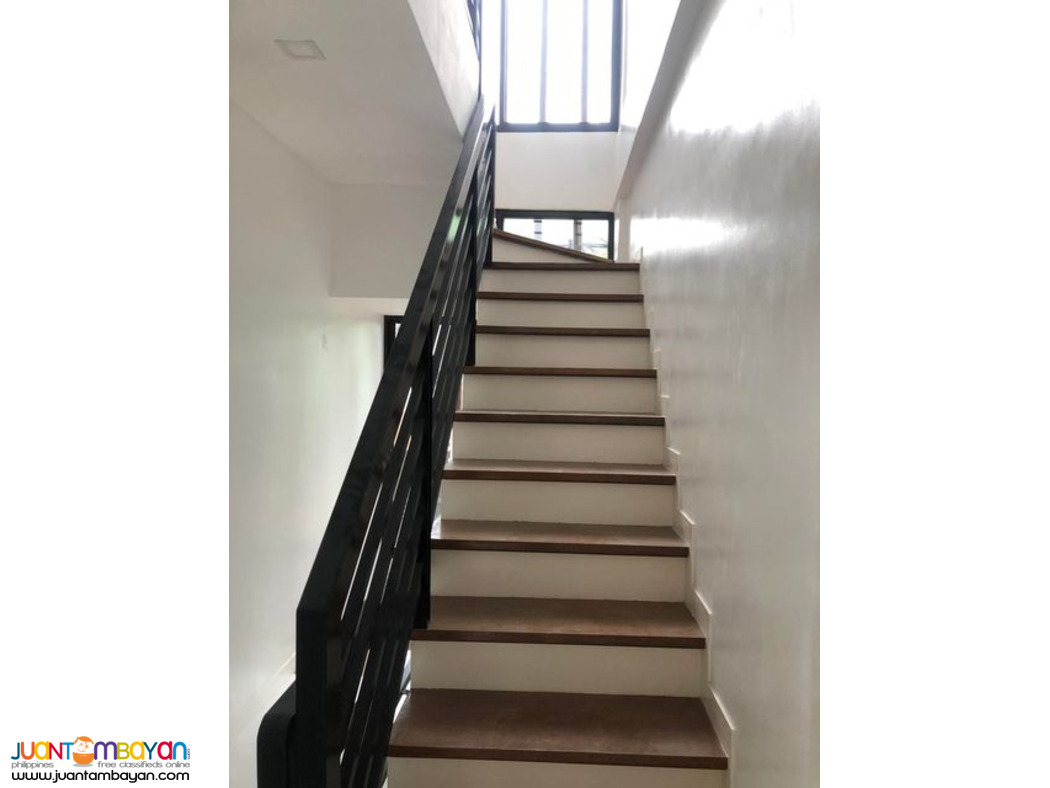Townhouse For Sale in Ashbery Estate Gatchalian Subd. Las Pinas