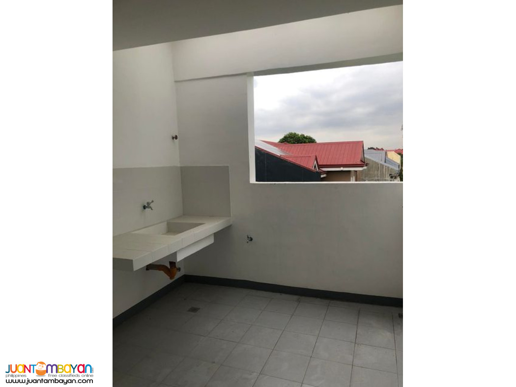 Townhouse For Sale in Ashbery Estate Gatchalian Subd. Las Pinas