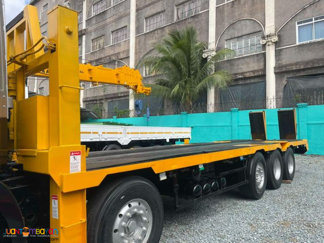 For sale: 14-Wheeler Self Loading Truck