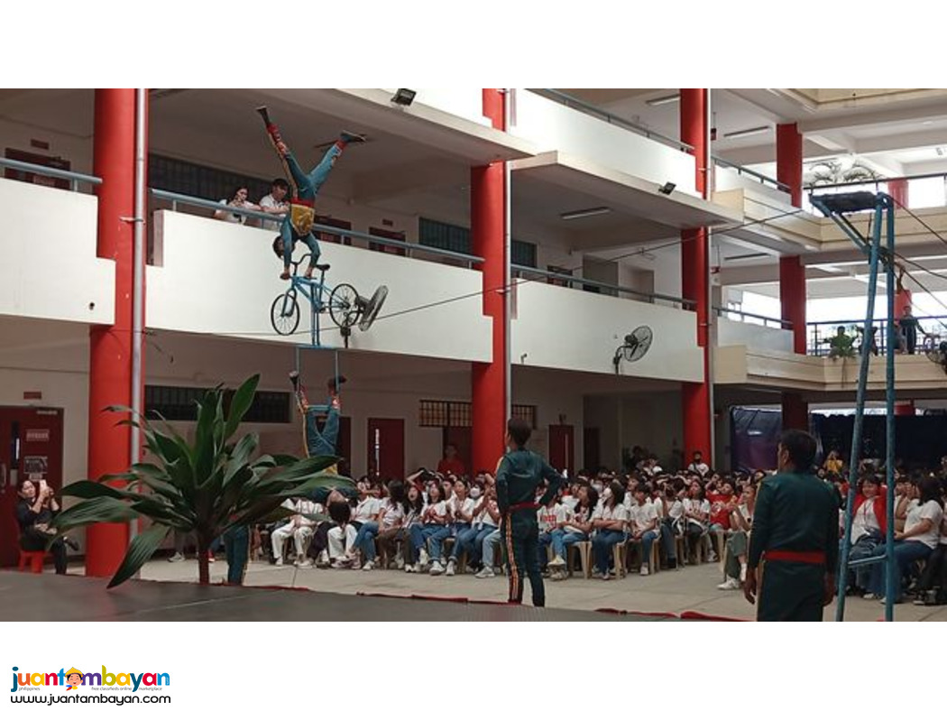 Acrobatics Performance, Highwire walker, bicycle act 