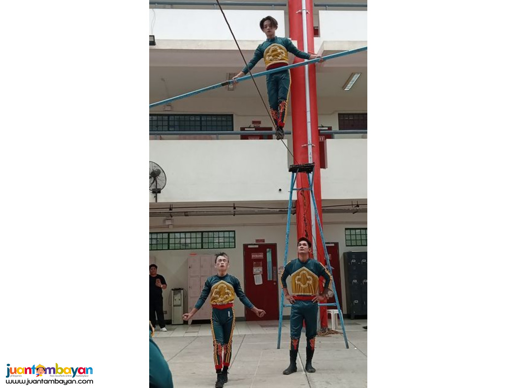 Acrobatics Performance, Highwire walker, bicycle act 