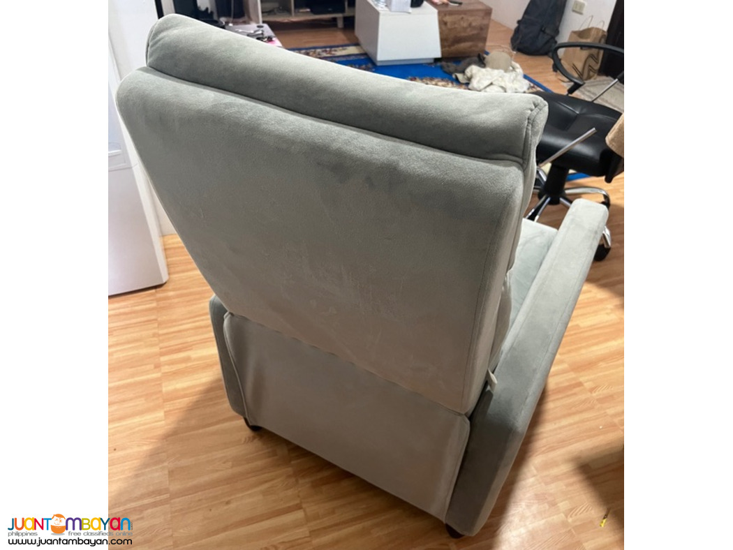 Sofa Recliner Grey Swede New Paid 14500 - ₱9,500 (lapu lapu bankal)