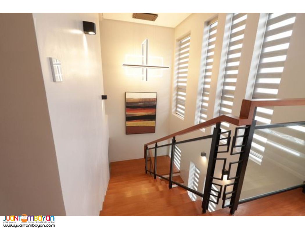 Quiapo 4 BR Thse for sale near San Sebastian Church in Manila
