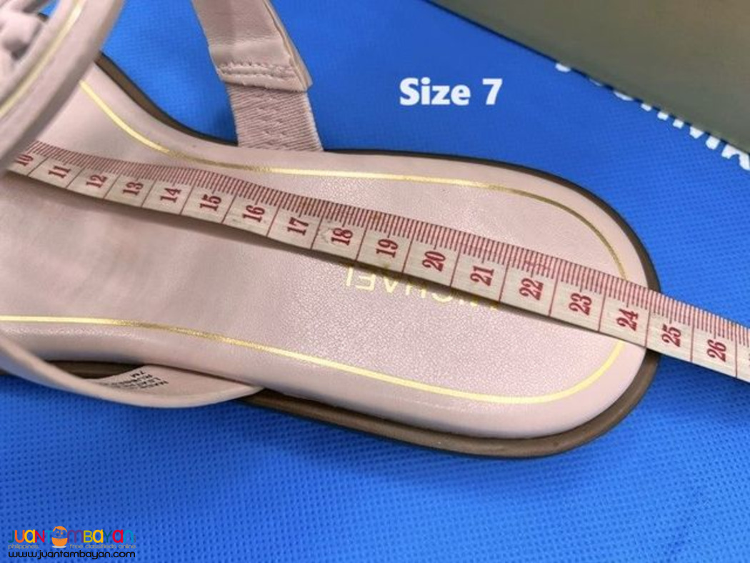 Michael Kors Aubrey Cut Out Thong Sandals Size 7 Pink