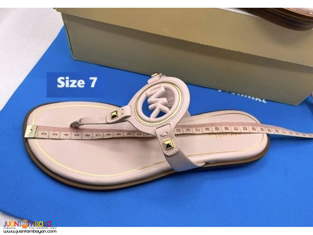Michael Kors Aubrey Cut Out Thong Sandals Size 7 Pink