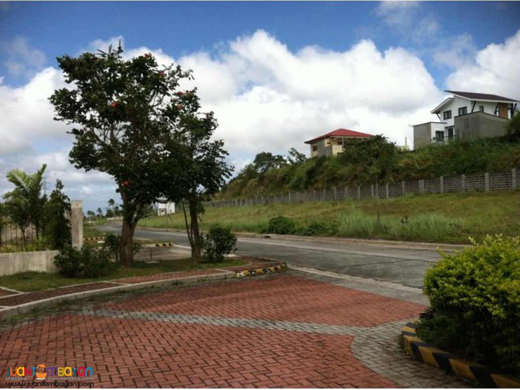 lot for sale along tagaytay-nasugbu highway At ridgewood height