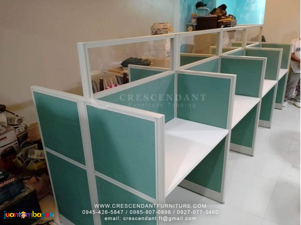 OFFICE CUBICLE WITH GLASS ON TOP 