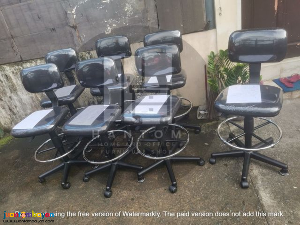 DRAFTING CHAIR