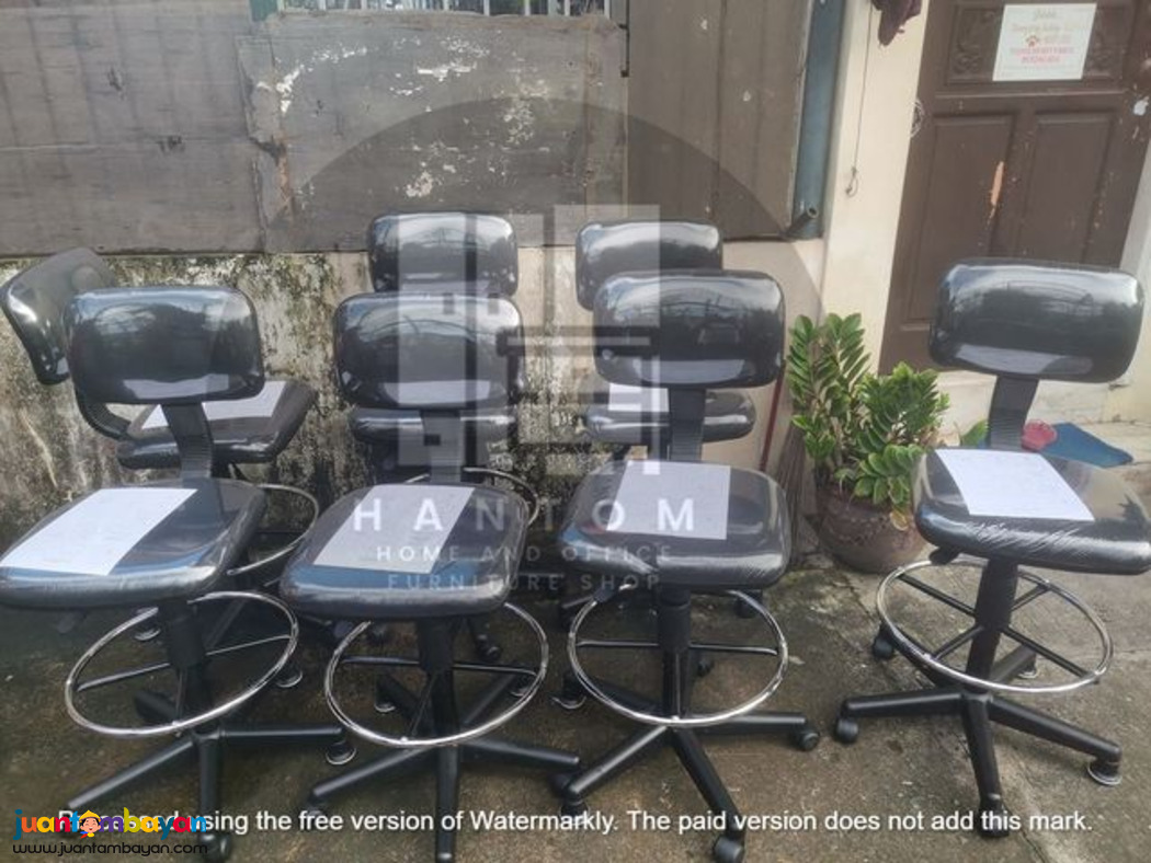 DRAFTING CHAIR