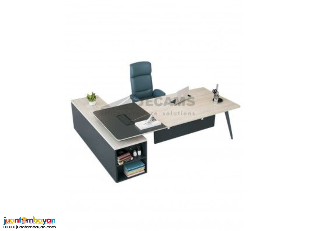 Creating a Commanding Presence with the Right Executive Desk