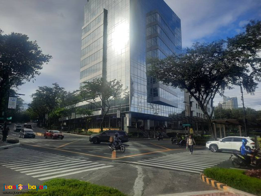 1-Bedroom Condo in McKinley Hill with Stunning View & City Life 