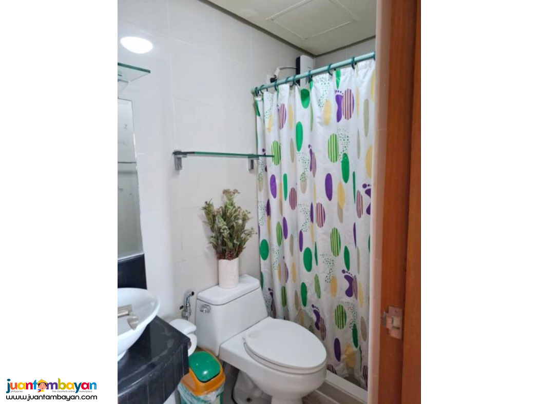 1-Bedroom Condo in McKinley Hill with Stunning View & City Life 
