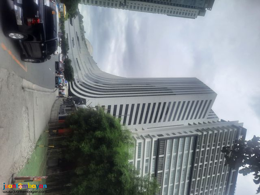 1-Bedroom Condo in McKinley Hill with Stunning View & City Life 