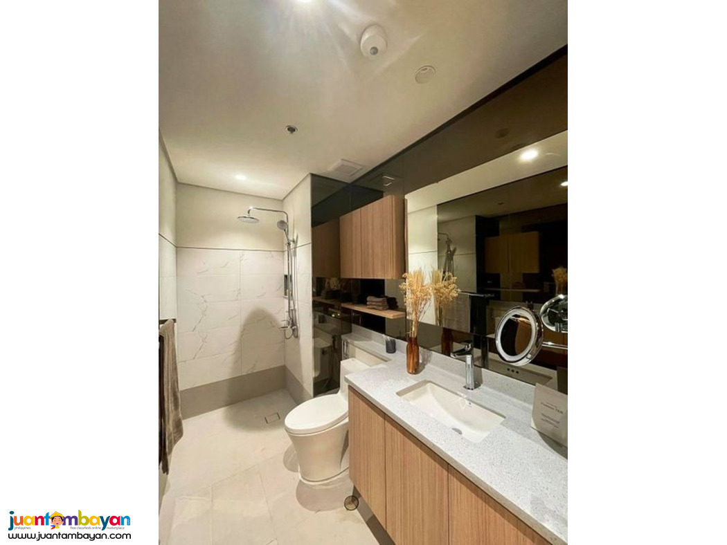 2BR HIGH END CONDO CEBU BUSINESS OARK NEAR AYALA CENTER